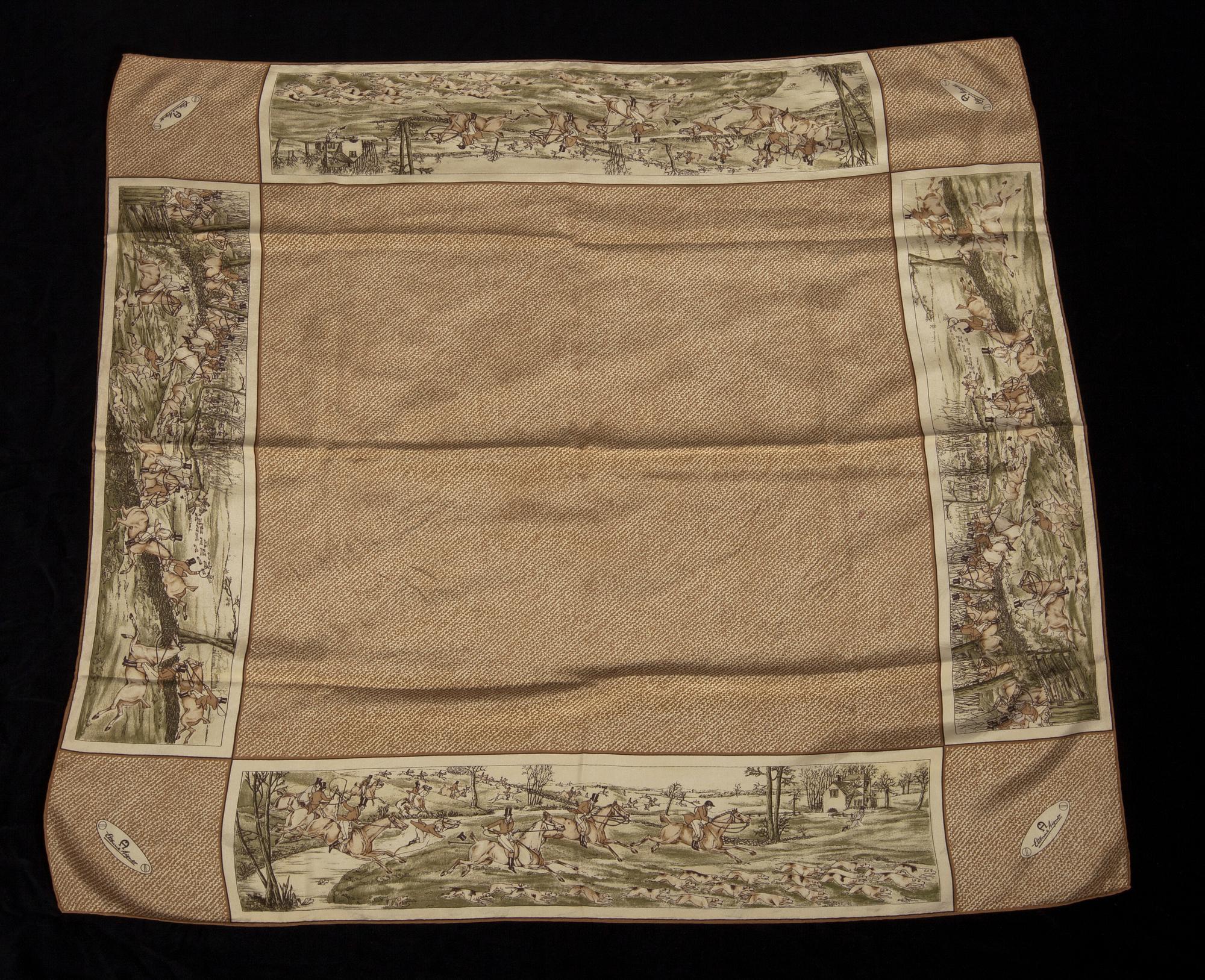 SCARF, Etienne Aigner, siden.