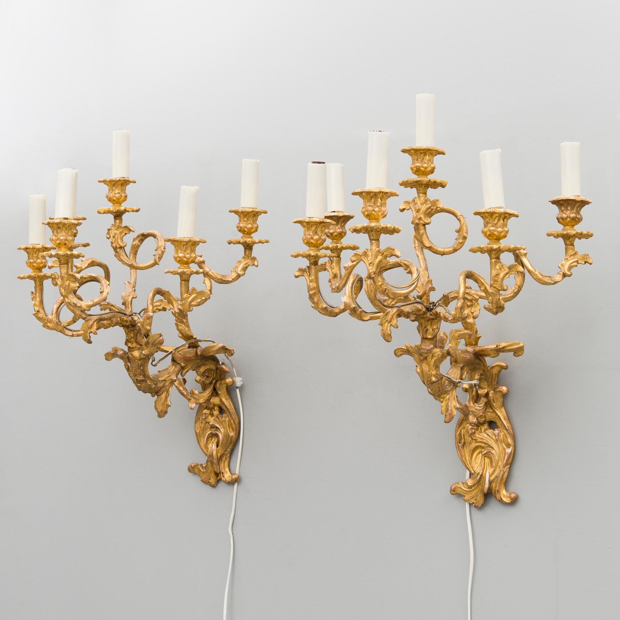 SEINÄKYNTTELIKKÖPARI, kullattua puuta, uusrokokoo, noin 1870-1880-luku.