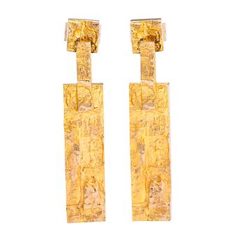 Björn Weckström, a pair of 14K gold 'Tundra'  earrings for Lapponia 1970.