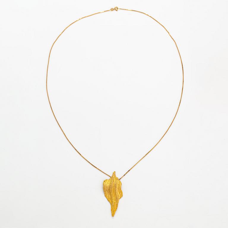 Helky Juvonen, A 14K gold necklace. Westerback, Helsinki 1971.