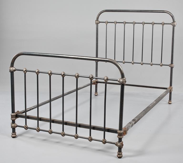 SÄNGGAVLAR, ett par, gjutjärn, Frankrike, sekelskiftet 1900.