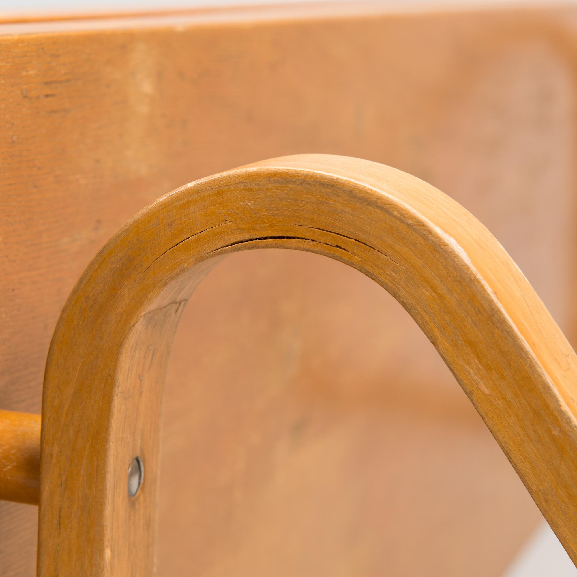 Alvar Aalto hylla, 2 st, modell 112. 1930-/40-tal.