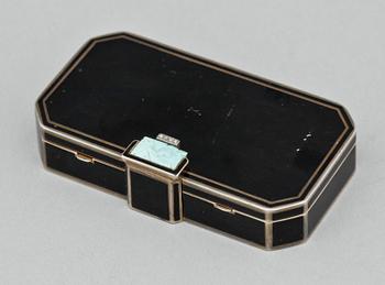SMINKDOSA, svart emalj och förgyllt silver, Art deco, Auguste Peyroula, Frankrike, 1920-tal.
