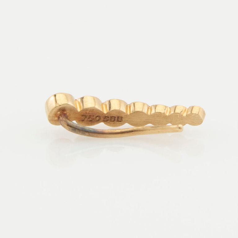 Earring, 18K gold with brilliant-cut diamonds, "Petit Croissant de Lune", Sophie Bille Brahe.