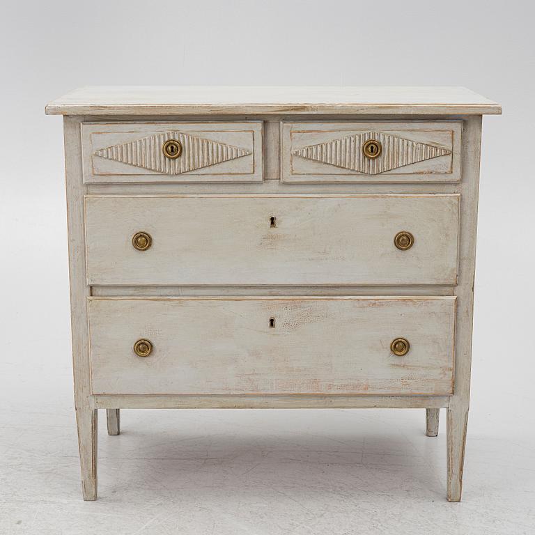 Chest of drawers, early 20th century.