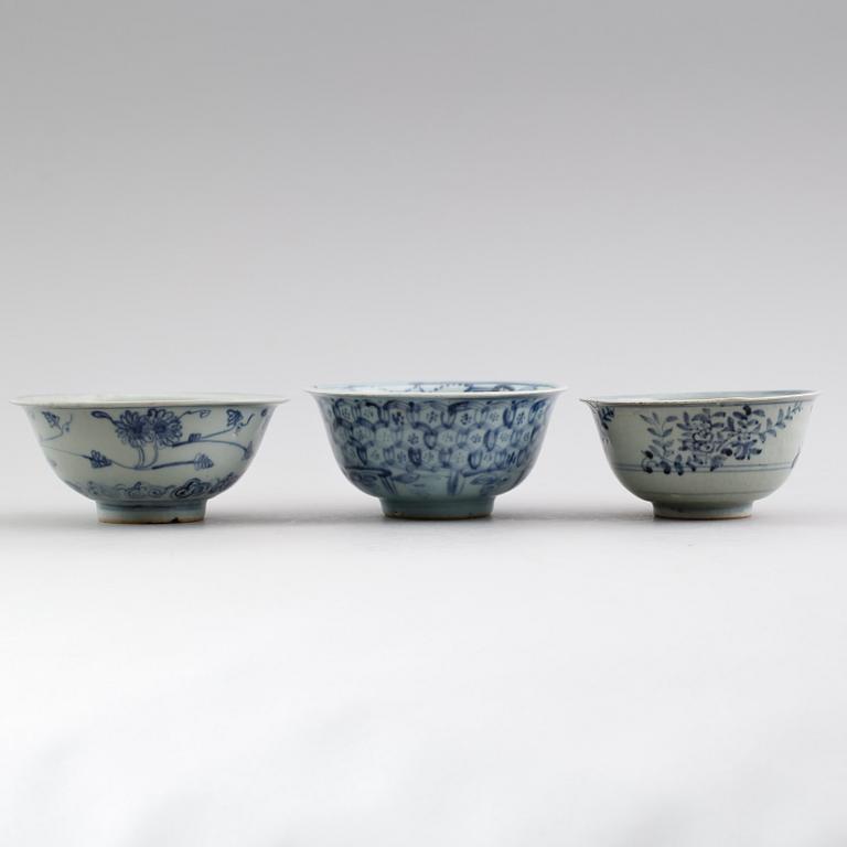 SKÅLAR, 3 st, porslin, Kina, Ming 1400-tal.