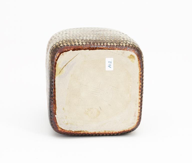 A Stig Lindberg stoneware vase, Gustavsberg studio 1967.