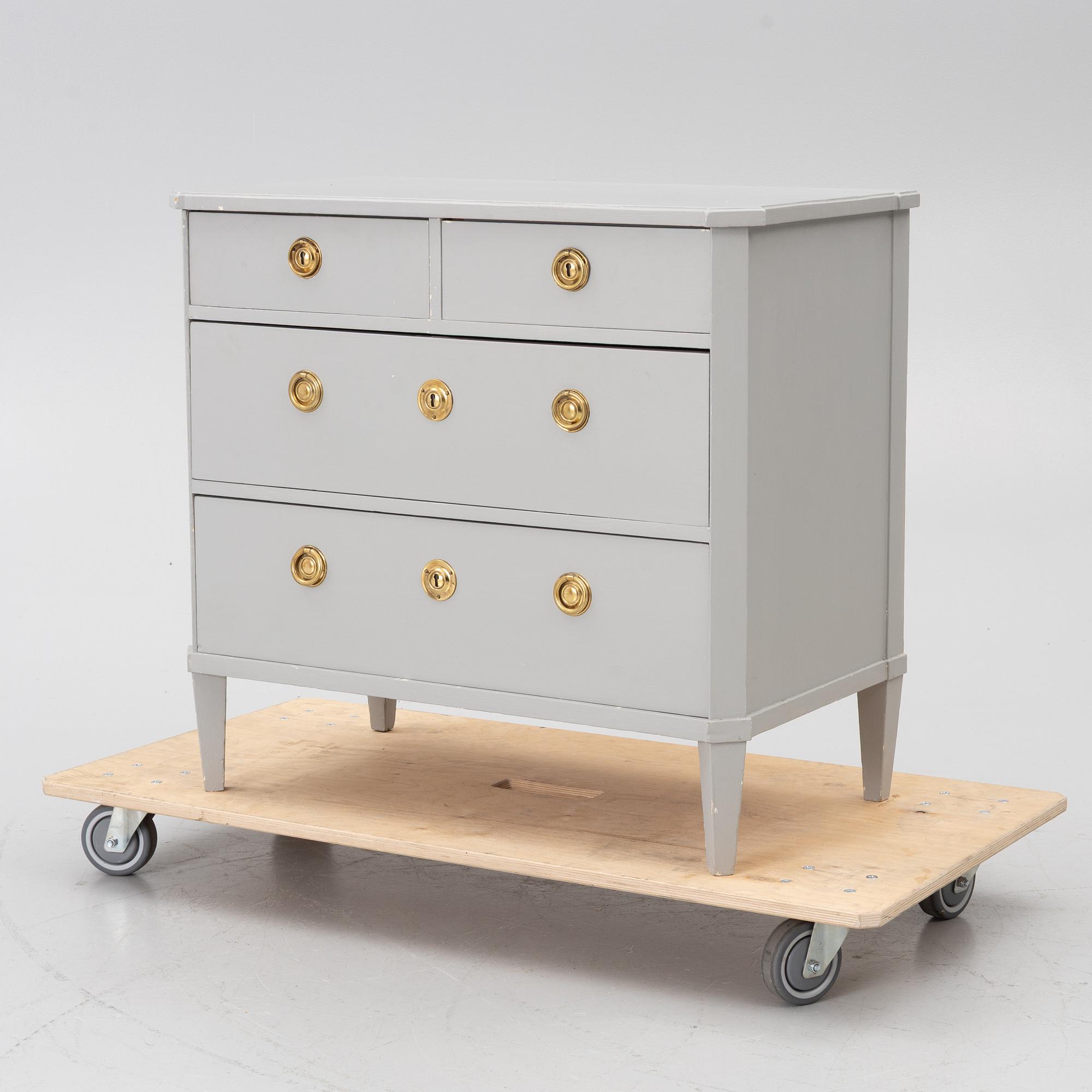 Chest of drawers, Gustavian style, mid-20th century.
