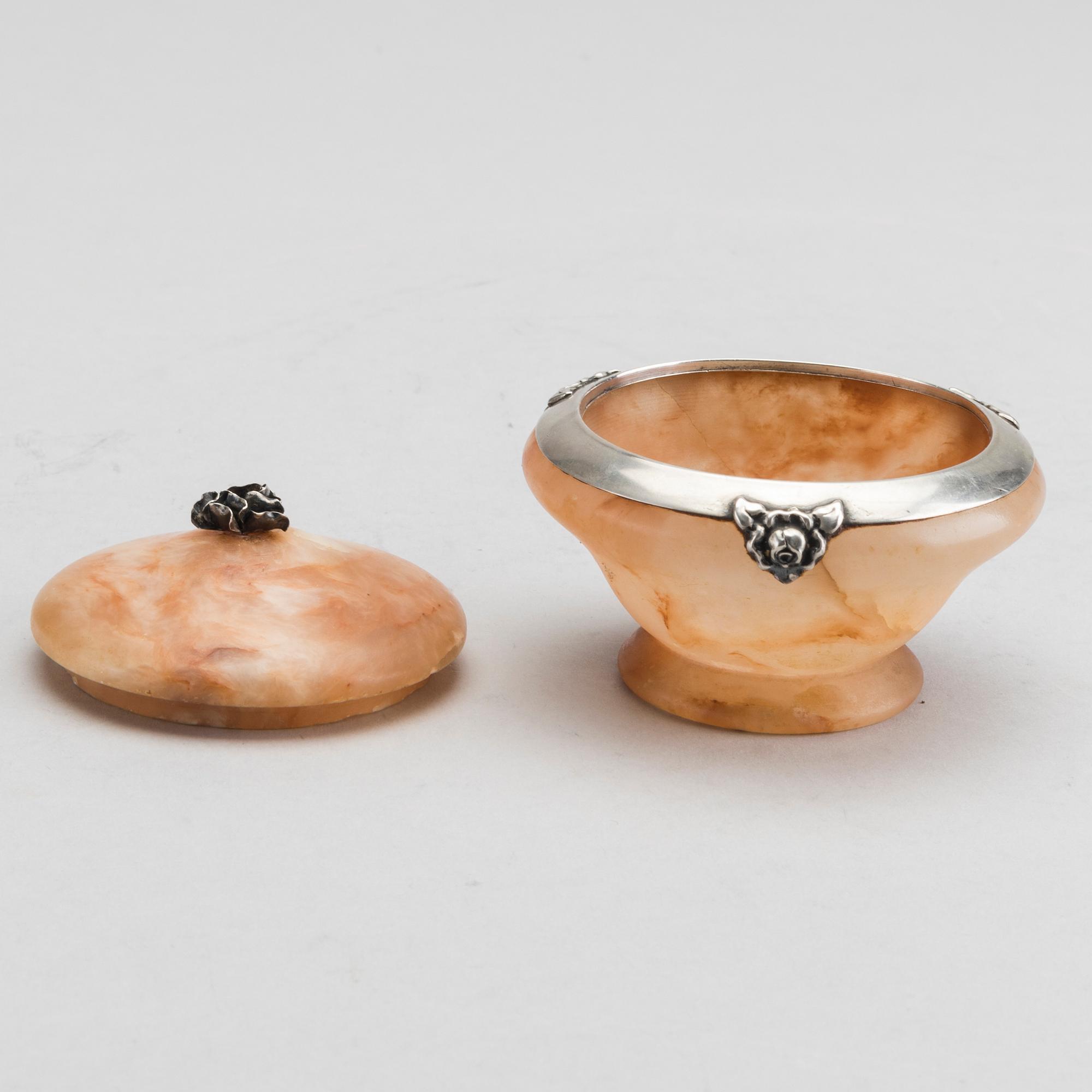 BOX WITH LID, alabaster and silver, Knud Georg Jensen, Copenhagen 1918.