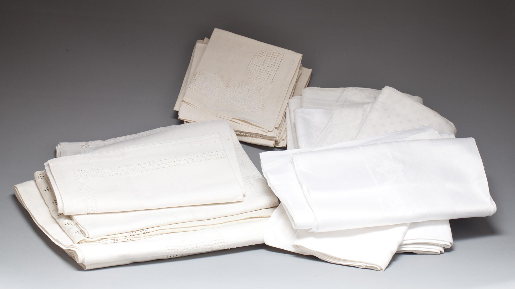 PARTI DUKAR, 9 st. Linnedamast mm.