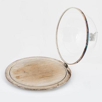 Ostbricka med huv, samtida.