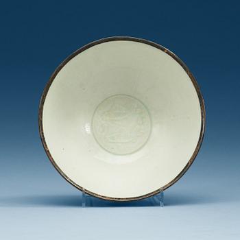 1336. A pale celadon glazed double fish bowl, Song dynasty (960-1279).