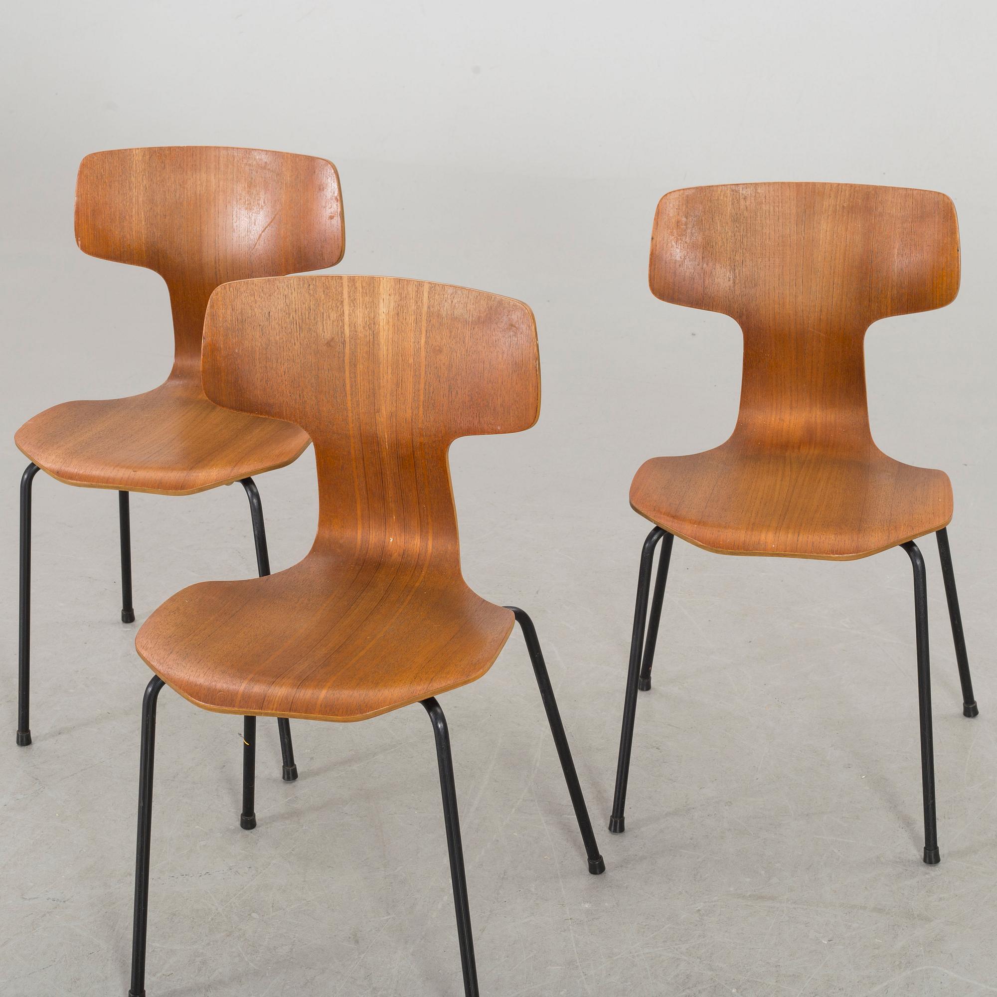 ARNE JACOBSEN, STOLAR 3 ST "T-STOLEN" för Fritz Hansen Danmark 1900-talets andra hälft.