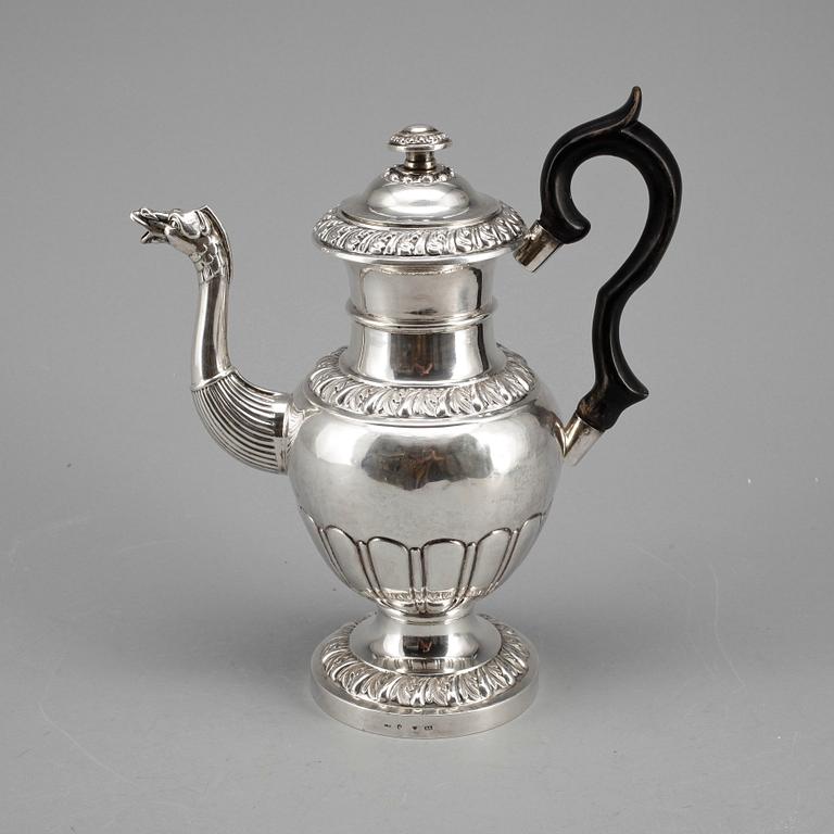 KAFFEKANNA, silver, Anders Lundqvist, Stockholm 1843. Vikt ca 768 gram.
