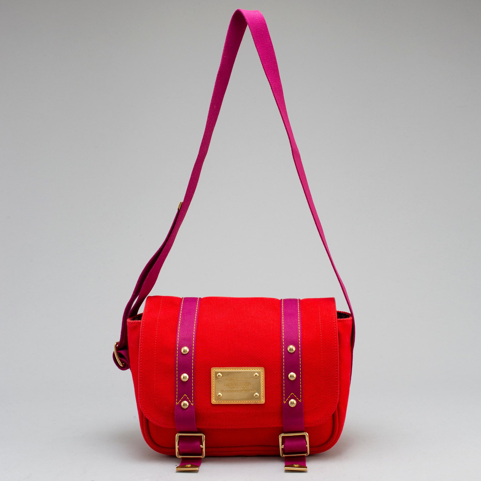 LOUIS VUITTON, väska, "Antigua Besace PM".