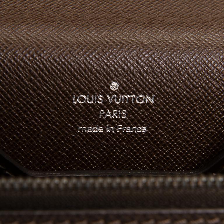 Louis Vuitton, Taiga Leather 'Neo Robusto' Briefcase.