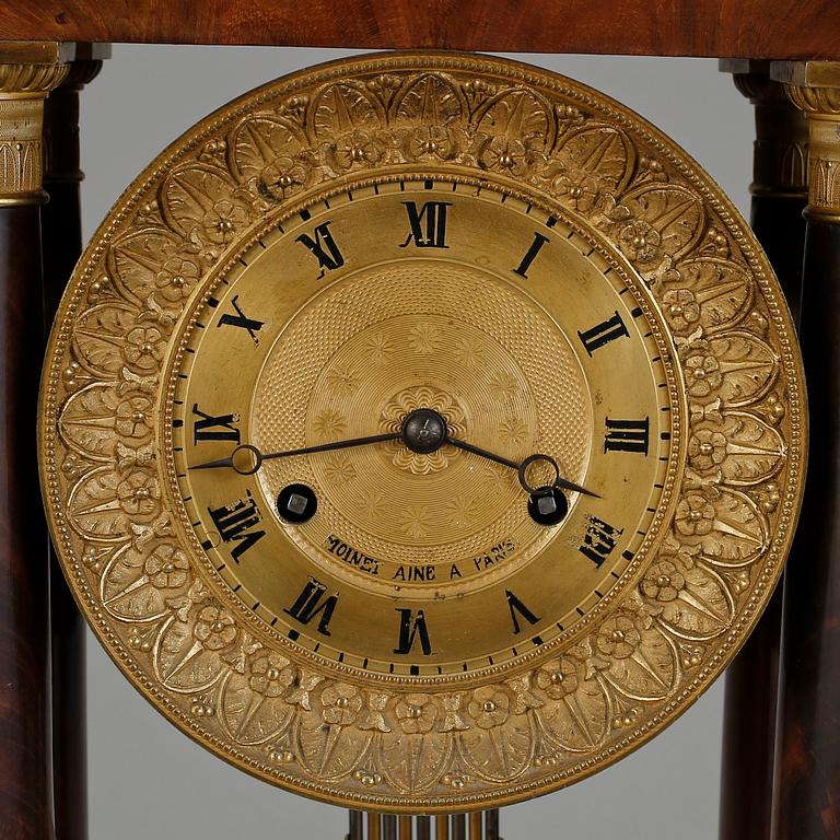 BORDSPENDYL, empire, Frankrike, 1800-talets första hälft.