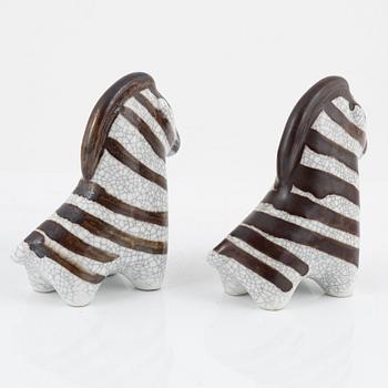 Taisto Kaasinen, a pair of stoneware figurines, Arabia, Finland.