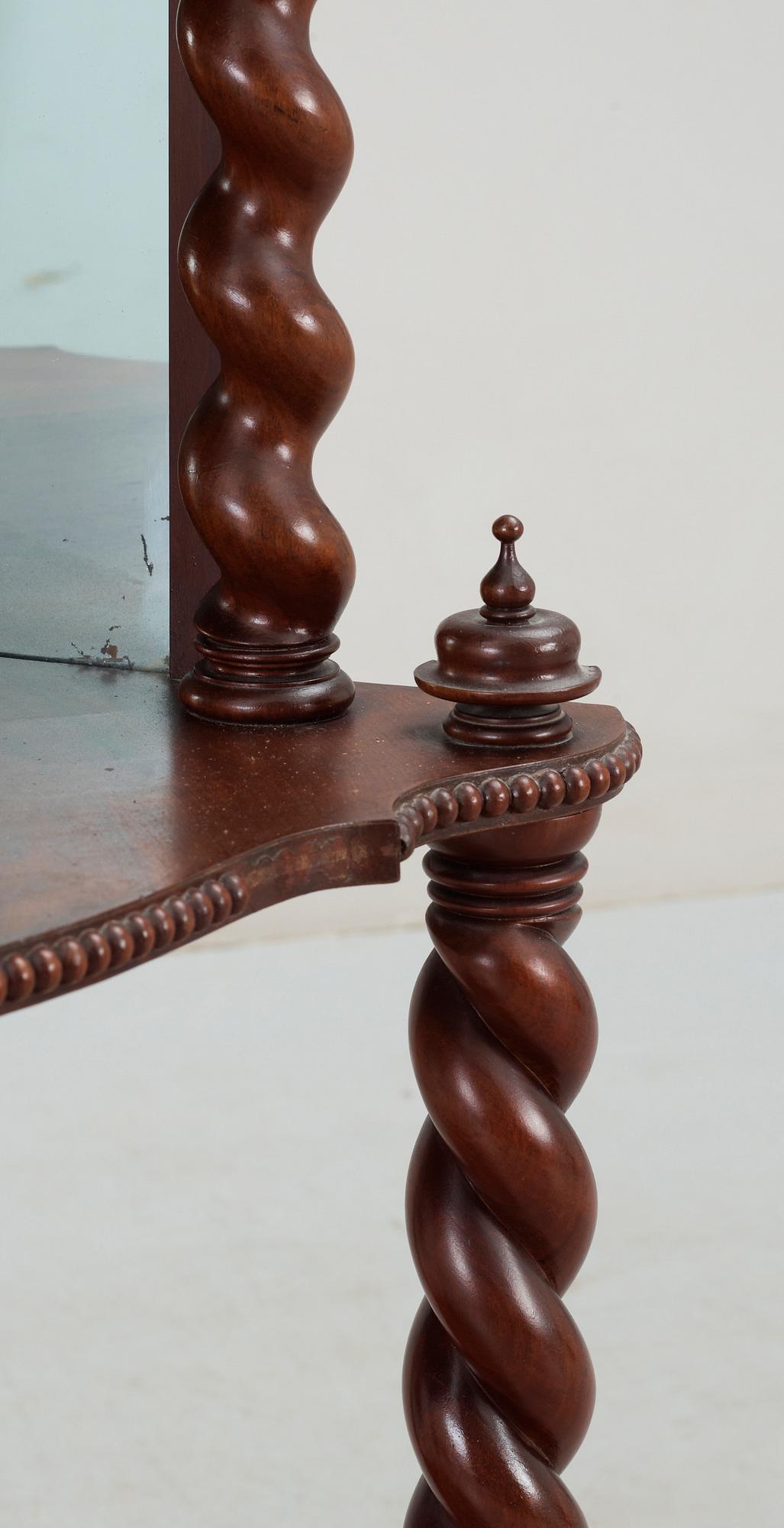 HÖRNETAGÈRE, nyrokoko, 1800-talets slut.