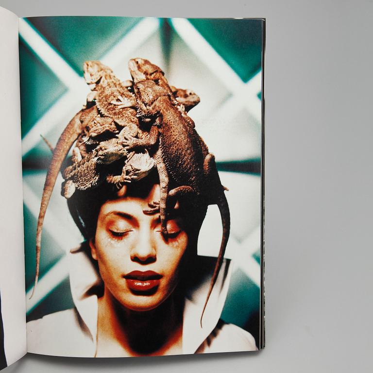 PARTI FOTOLITTERATUR, 3 st, bland annat "Redemption", Floria Sigismondi, Berlin, 1998.