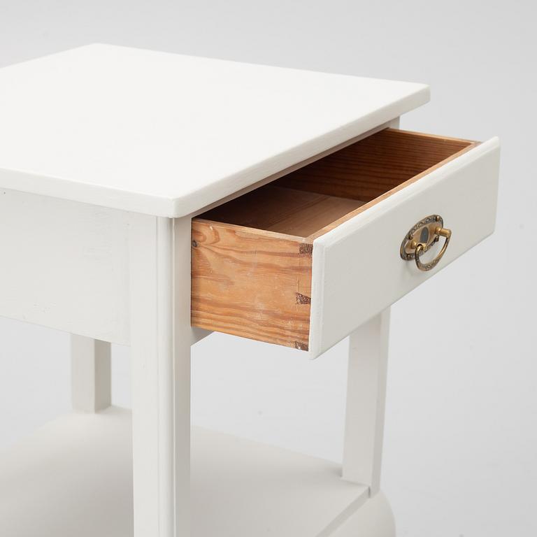 A pair of bedside tables, first half of the 20th century.