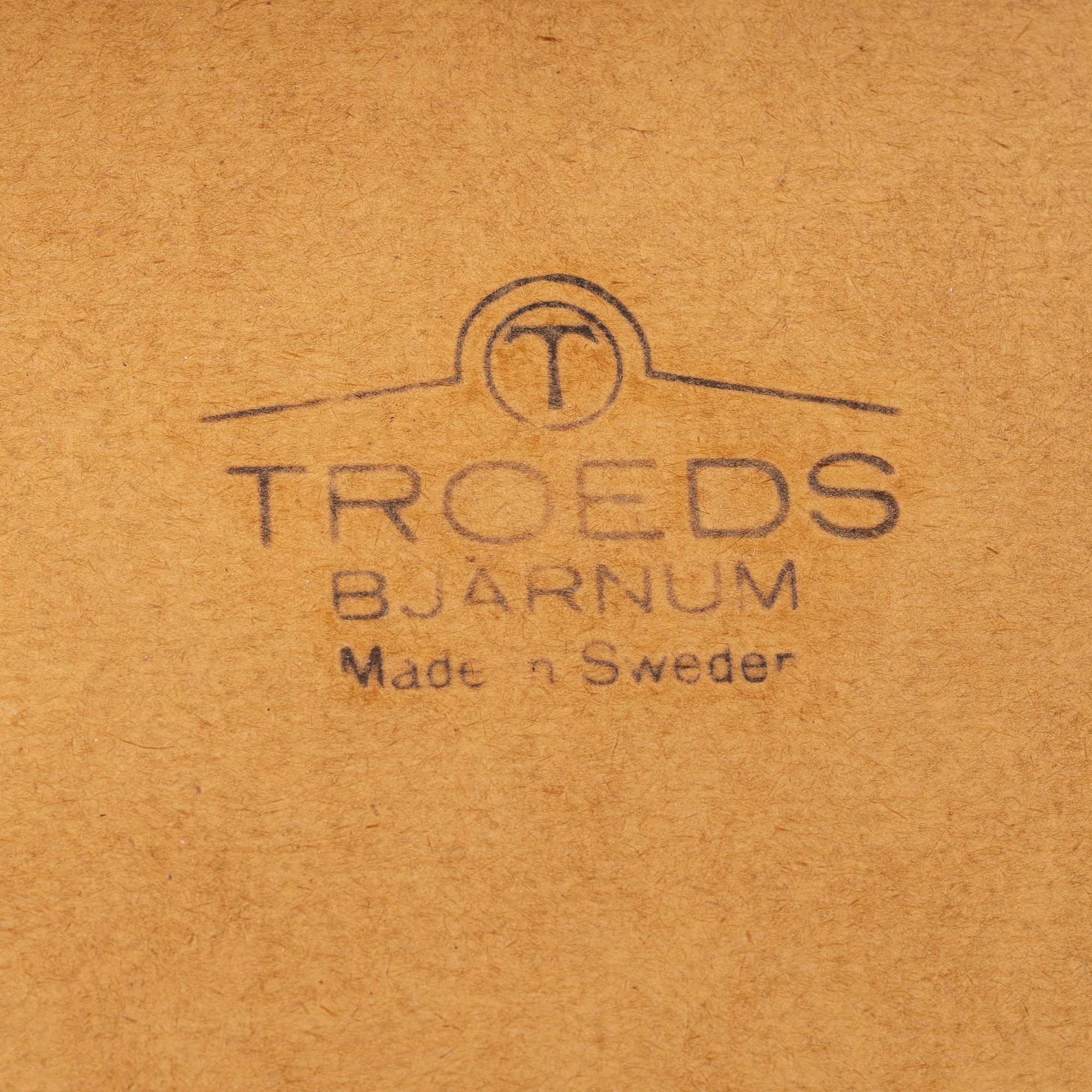 Nils Jonsson, matbord med 4 stolar. Troeds, 1960/70-tal.
