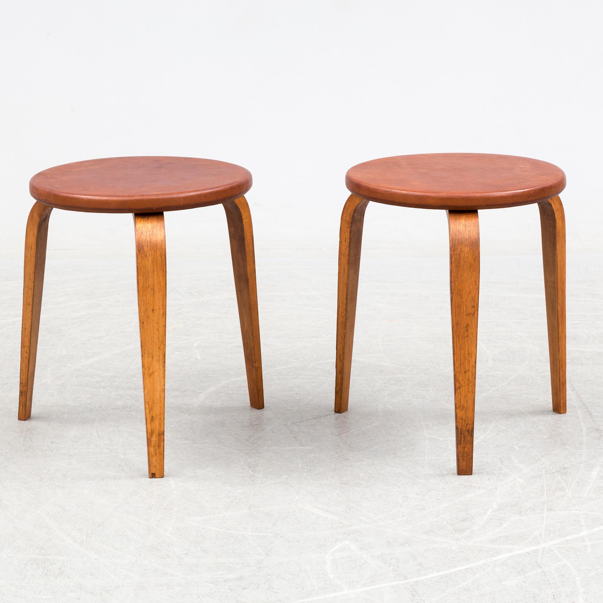 GUSTAV AXEL BERG, pallar, ett par, 1930/40-tal.