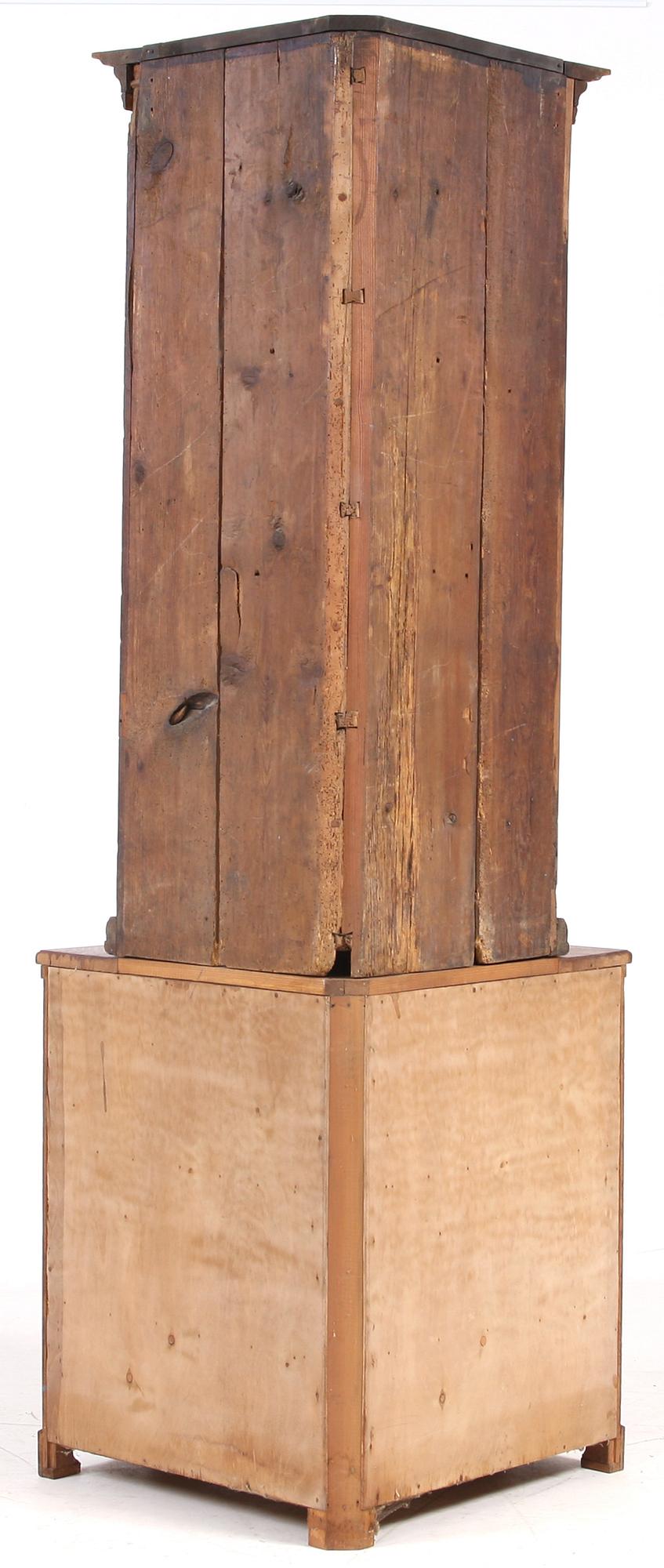 HÖRNSKÅP, barockstil, delvis 1700-tal.