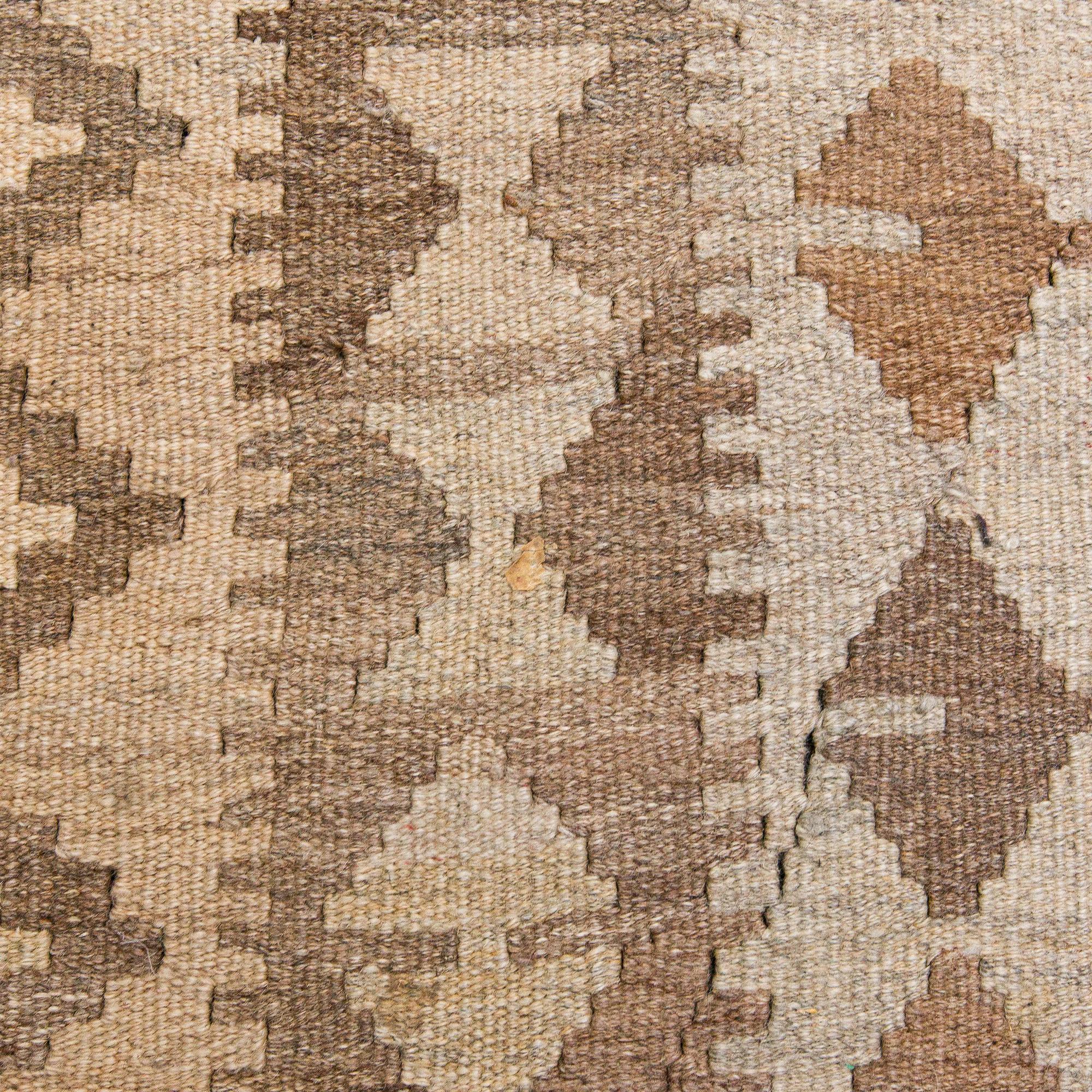 A Kilim carpet, ca. 305 x 196 cm.