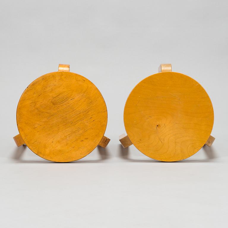 Alvar Aalto, a mid-20th century '85' table and four '60' stools for O.Y. Huonekalu-ja Rakennustyötehdas A.B.