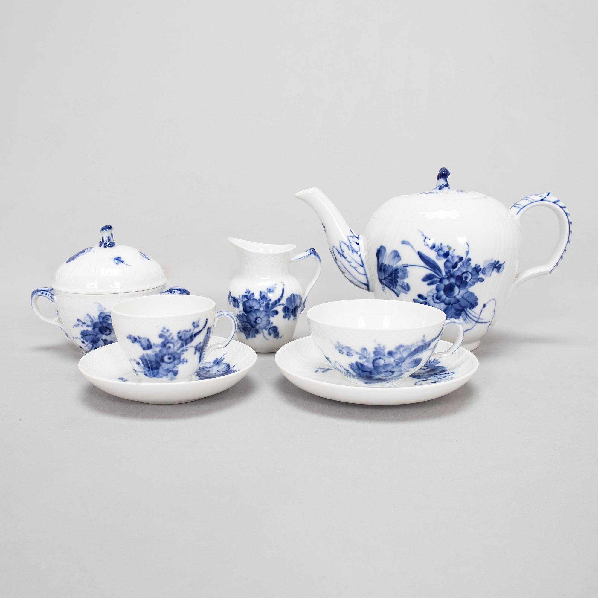 A 66-piece Royal Copenhagen 'Blå Blomst' tableware set, Denmark 1959-61.