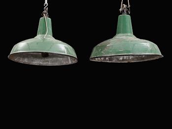 INDUSTRILAMPOR, 4 st, plåt, 1900-talets andra hälft.