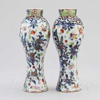 A pair of clobbered export vases, Qing dynasty, Qianlong (1736-95).