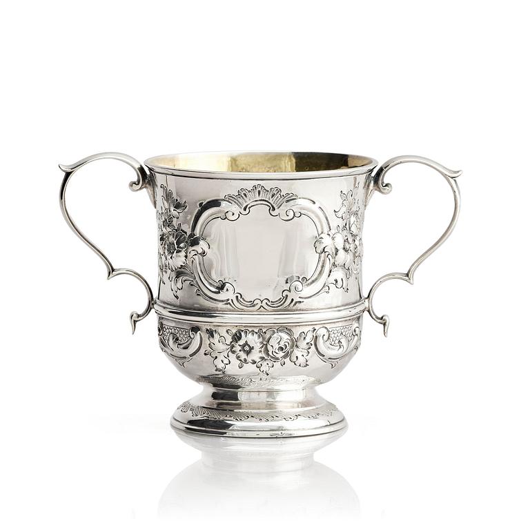 A parcel gilt silver cup, mark of Philippe Le Vavasseur Dit Durell, Jersey circa 1740.
