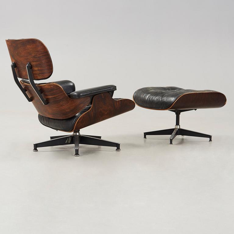 CHARLES & RAY EAMES, "Lounge Chair", fåtölj med fotpall, Herman Miller, USA 1960-70-tal.