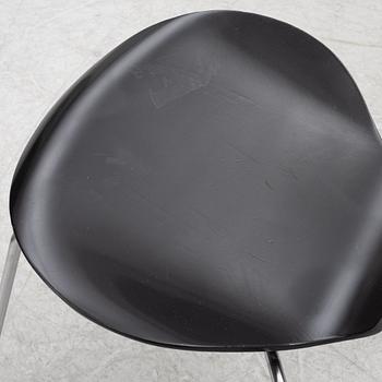 Arne Jacobsen, six 'Series 7' chairs, Fritz Hansen, Denmark, 1970-71.