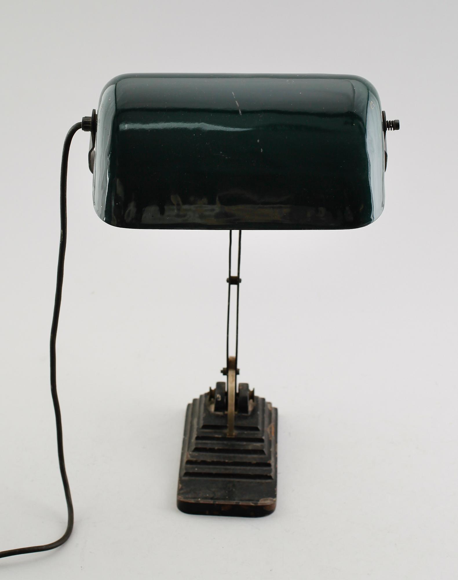 BORD/SKRIVBORDSLAMPA, metall, 1900-talets första hälft.
