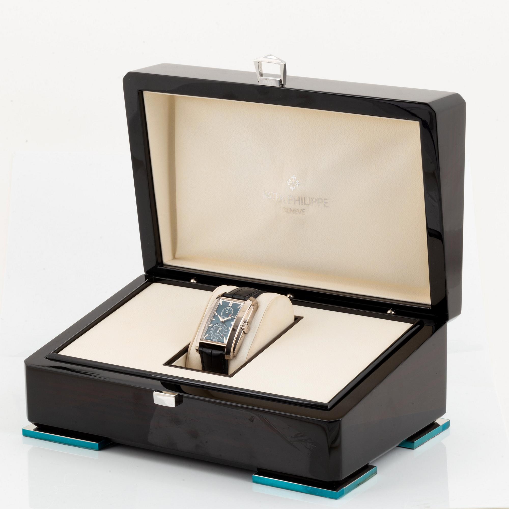 Patek Philippe, Gondolo, wristwatch, 46,9 x 32,4 mm.