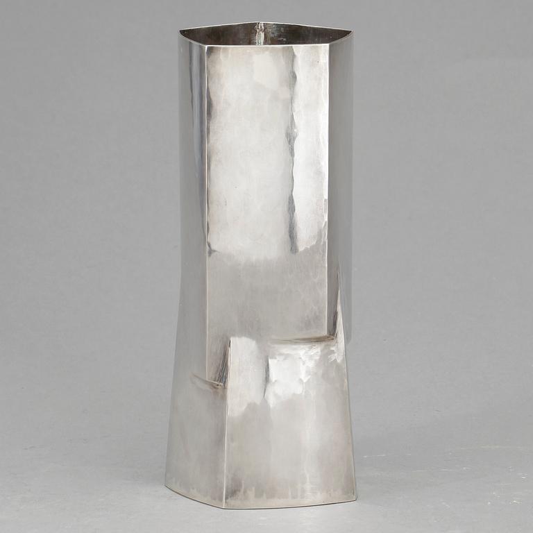 VAS, sterlingsilver, Ray Urban, Stockholm, 1985. Vikt ca 485 cm.