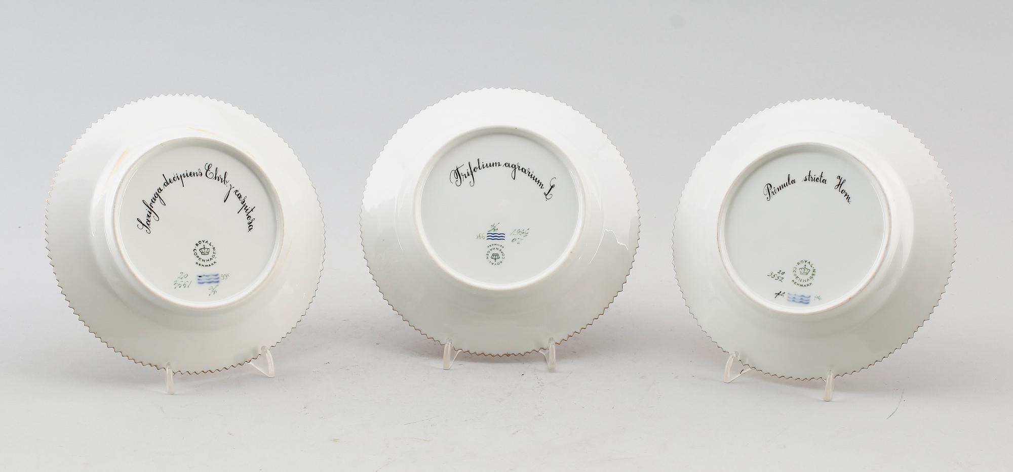 TALLRIKAR, 3 st, porslin, "Flora Danica", Royal Copenhagen.