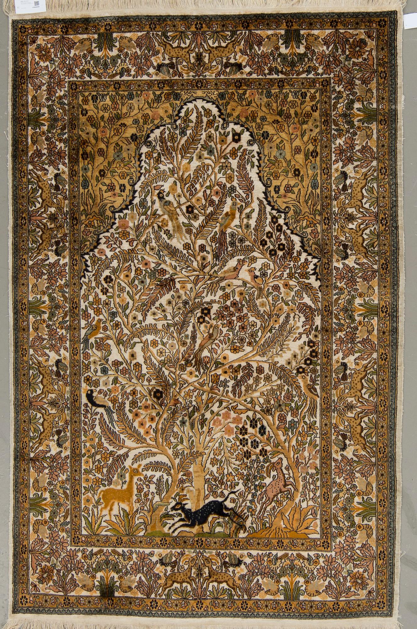 MATTA, Keshan figural, old/semiantik. Ca 191x124 cm.