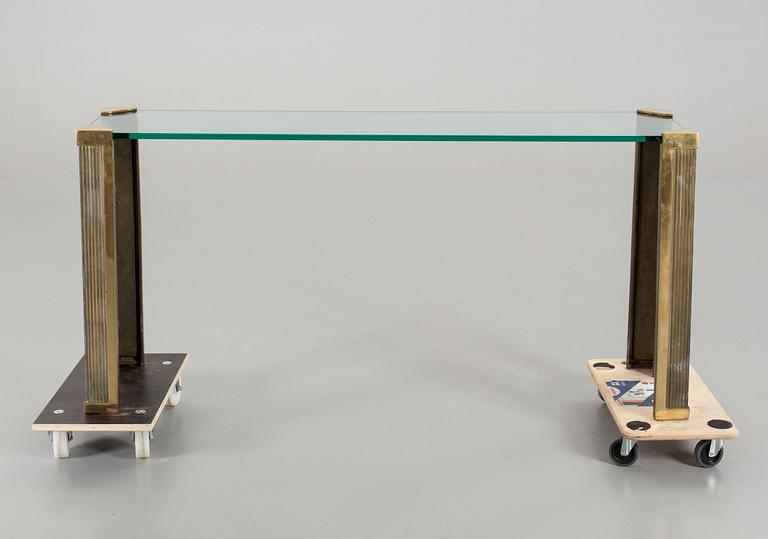 A PETER GHYCZY SIDE TABLE.