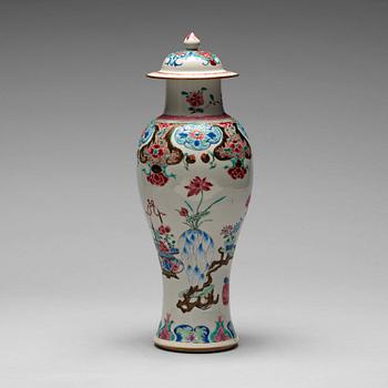 173. A famille rose jar with cover, Qing dynasty, Qianlong (1736-95).