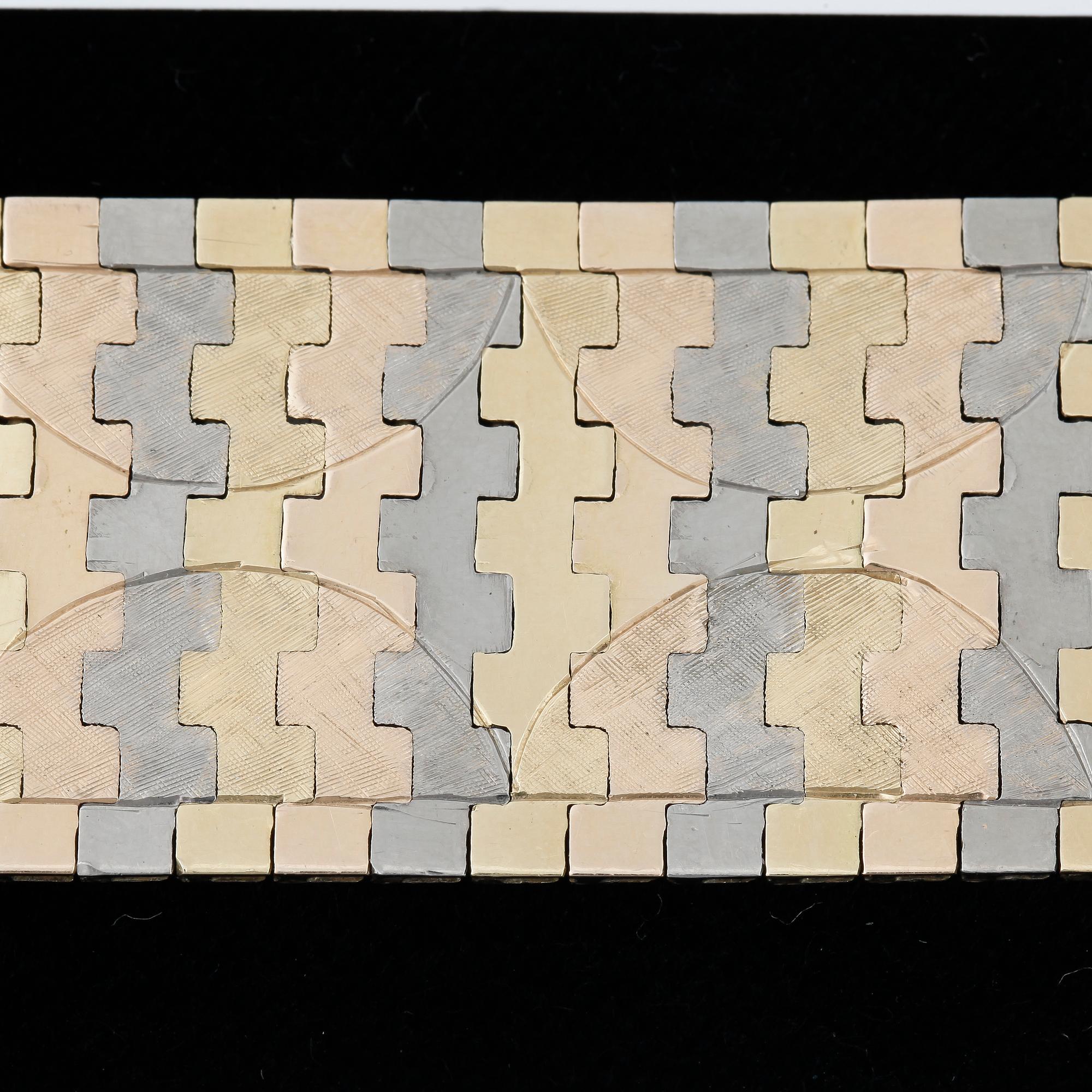 ARMBAND, 18k guld, troligen Italien. Vikt ca 66g.