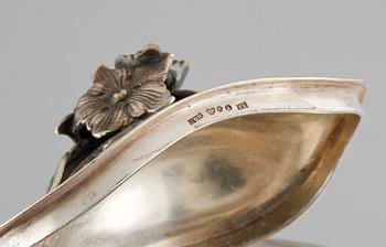A koffee set in silver in two pieces by Erik Råström from Stockholm from 2947, weight 1040 grams.