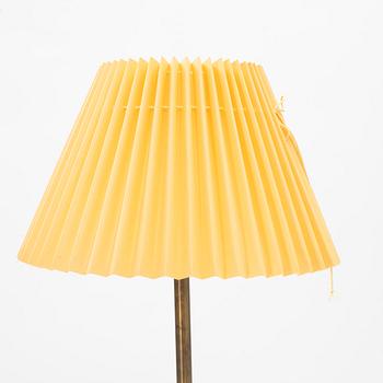 Josef Frank, golvlampa, modell 2326, Firma Svenskt Tenn.