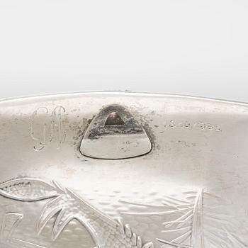 Tapio Wirkkala, A 'Bear hunting' silver dish, Tillander, Helsinki 1953.