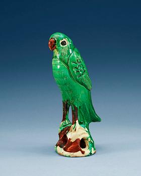 1530. A green glazed falcon, Qing dynasty.