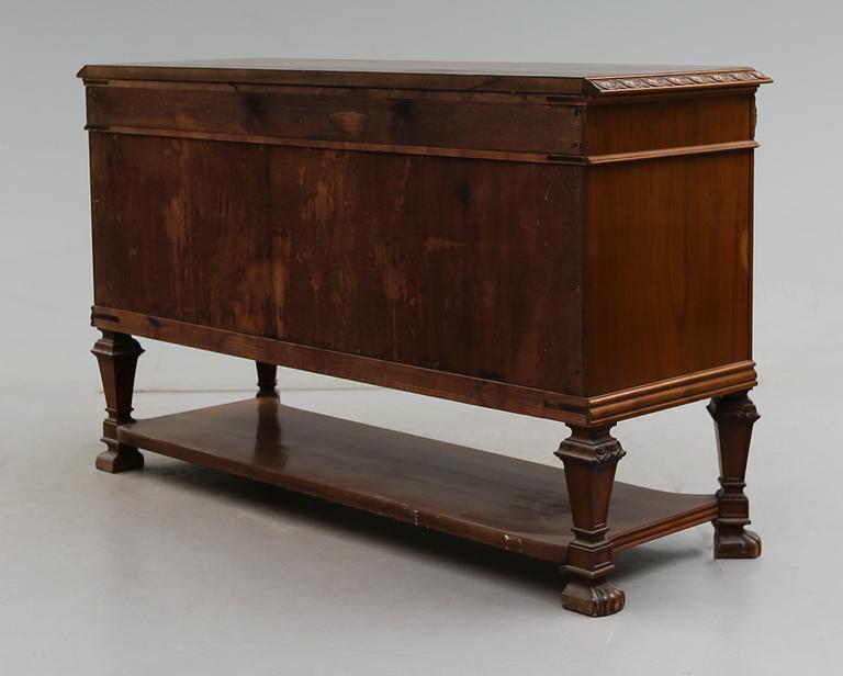 SIDEBOARD, Carl Johanssons Möbleringsaffär, Stockholm, 1900-talets första hälft.