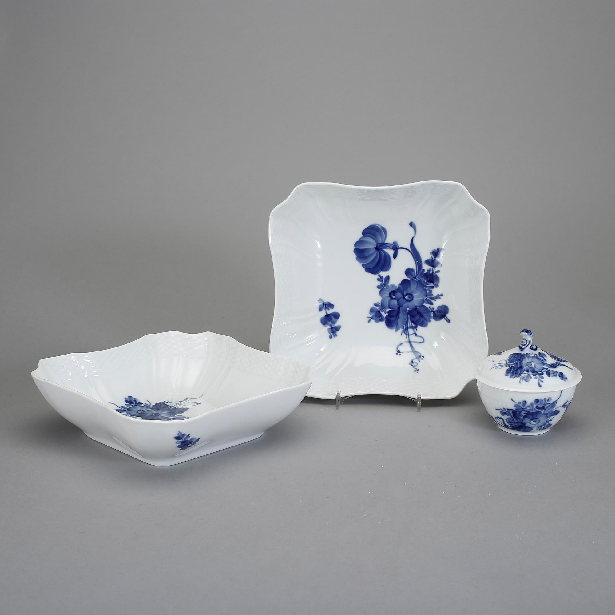 SERVISDELAR, 63 delar, porslin, "Blå blomst", Royal Copenhagen.